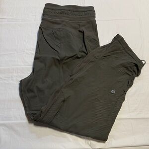 Lululemon Dance Studio Cropped Pants Size 6 Olive Green Mid Rise Athleisure